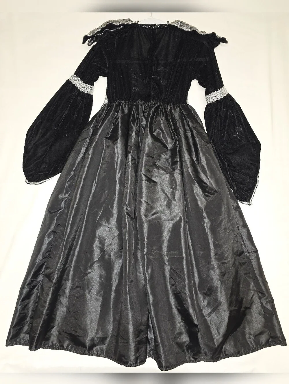 N/A elegant black